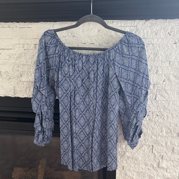 Blue Patterned Off-Shoulder Top - Picture 3 of 4